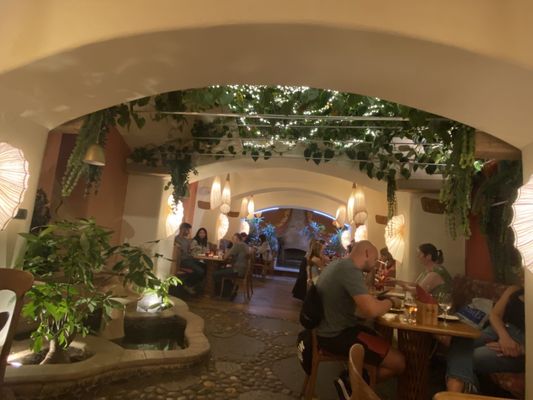 Maitrea restaurace by null