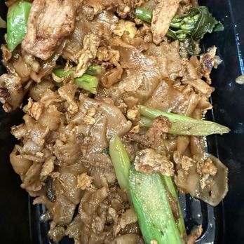 Monora Thai - Cerritos - Pork pad see ew - Thai Near Me - Cerritos, California Monora Thai - Cerritos - Pork pad see ew - Thai Near Me - Cerritos, California