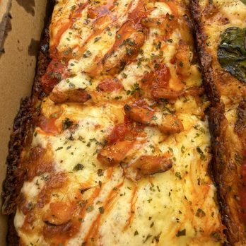 Square Pizza - Firebird (buffalo chicken, onion, Calabrian chili, buffalo drizzle, and ranch drizzle) - Pizza Near Me - San Diego, California Square Pizza - Firebird (buffalo chicken, onion, Calabrian chili, buffalo drizzle, and ranch drizzle) - Pizza Near Me - San Diego, California