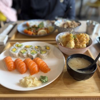 Bespoke & Sushi - Poke Near Me - Vancouver, British Columbia