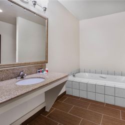 Baymont by Wyndham Beulah - Guest bath snk