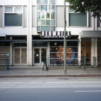 REDWHITE - Los Angeles - Outside of Redwhite Boneless Ramen - Ramen Near Me - Los Angeles, California REDWHITE - Los Angeles - Outside of Redwhite Boneless Ramen - Ramen Near Me - Los Angeles, California
