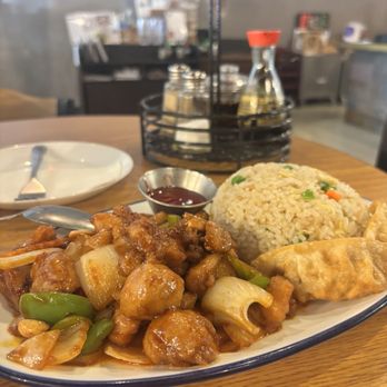 Cafe Wang - Kung Pao Chicken Platter - Dim Sum Near Me - La Verne, California