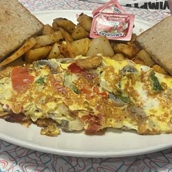 Wimpy's Diner - Veggie omelet with rye bread