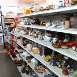Burien Goodwill - Knick-knacks.