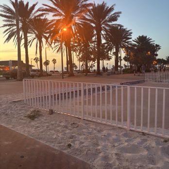 Crabby's Bar & Grill - Beautiful view - Seafood Near Me - Clearwater Beach, Florida