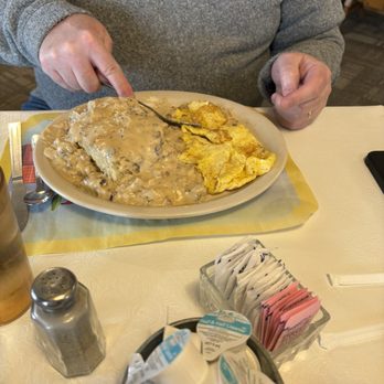 H & D Chuckwagon - Sausage gravy and biscuits - American Near Me - Reed City, Michigan H & D Chuckwagon - Sausage gravy and biscuits - American Near Me - Reed City, Michigan