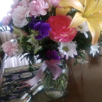 Genis Florist & Gifts - Florists Near Me - Rialto, California