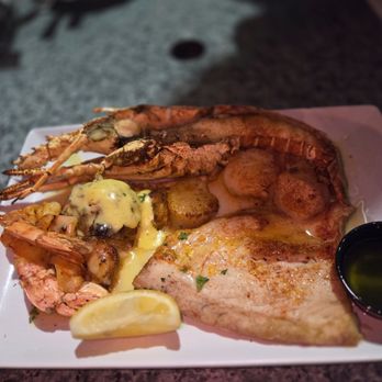 Lazy Days Restaurant - Broil platter - Seafood Near Me - Islamorada, Florida Lazy Days Restaurant - Broil platter - Seafood Near Me - Islamorada, Florida