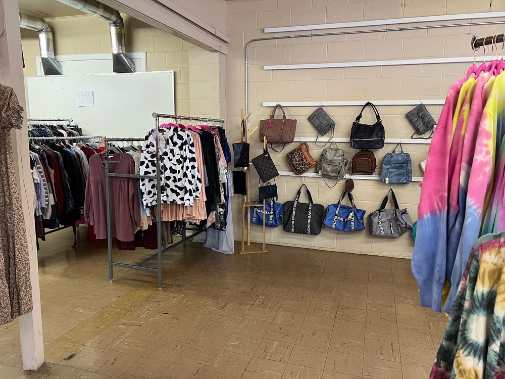 2 Peas & More Market Place Logo