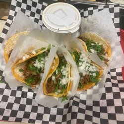 Commerce Birrieria - Taco suave