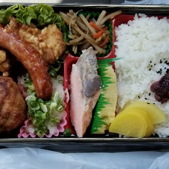 Obento Rinka - Hamburger Bento with chicken karaage, Arabiki sausage, salmon, egg, kimpira gobo, and shredded daikon - Japanese Near Me - Honolulu, Hawaii Obento Rinka - Hamburger Bento with chicken karaage, Arabiki sausage, salmon, egg, kimpira gobo, and shredded daikon - Japanese Near Me - Honolulu, Hawaii