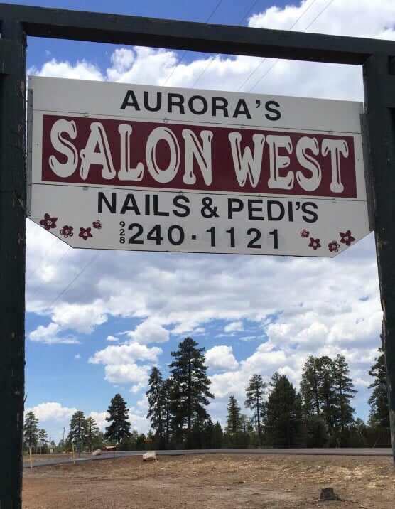 Salon West Logo