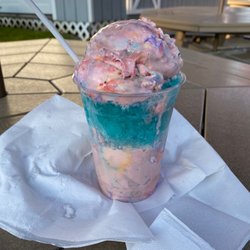 Alex's - Cotton Candy iceberg