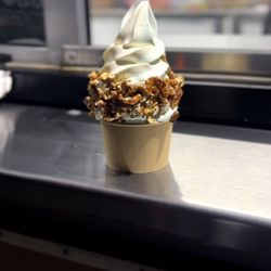 Scoop Dreams - Vanilla pistachio swirl with toffee pretzels