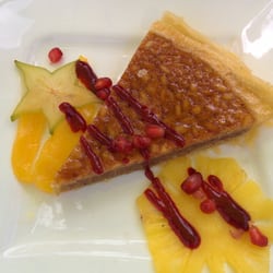 Les Grands Hommes - Tarte aux pignons