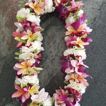 Omel Flowers and Creations - This was my reference photo - Florists Near Me - Hialeah, Florida Omel Flowers and Creations - This was my reference photo - Florists Near Me - Hialeah, Florida