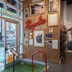 Byrd's Famous Cookies - Cookie shop