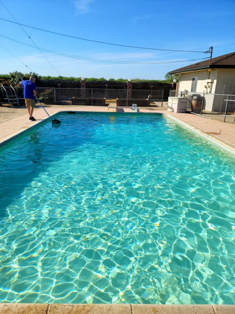 TOP WATER POOL CARE Fresno, California Pool Cleaners Phone Number