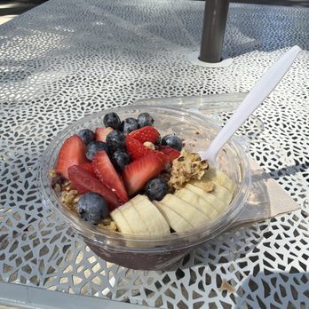 Cap City Squeeze Juice Bar - Medium berry açaí bowl - Juice Bars & Smoothies Near Me - Sacramento, California