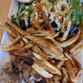 Bridger Brewing - The Montana Street Style Plates are delicious and quite large! - Brewpubs Near Me - Three Forks, Montana