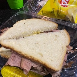 The Deli at Golden Nugget - Disgusting deli sandwich. Dried out bread, low quality roast beef.