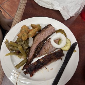 Luka's Barbecue & Steakhouse - We tried the ribs and the brisket! - Barbeque Near Me - Houston, Texas Luka's Barbecue & Steakhouse - We tried the ribs and the brisket! - Barbeque Near Me - Houston, Texas