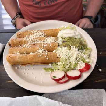 Mi Calvillo - Mexican Near Me - Durham, North Carolina