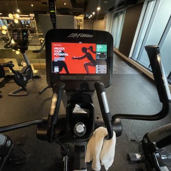 Equinox W Georgia St - Gyms Near Me - Vancouver, British Columbia Equinox W Georgia St - Gyms Near Me - Vancouver, British Columbia