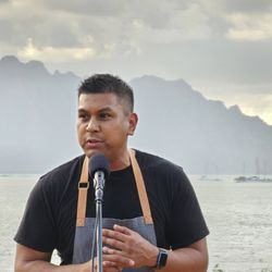 Eats By E - Chef Eric explaining the meal he prepared
