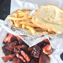 Gyro House - 8 piece rib tips w/ fries