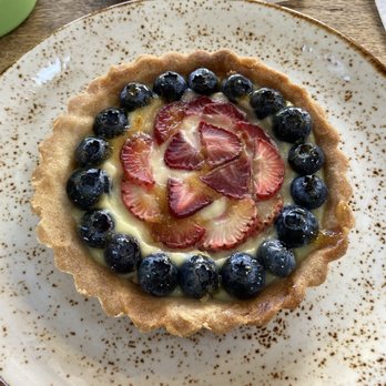 Grange at Wilson Gardens - fruit tart for dessert - Venues & Event Spaces Near Me - Wilson, Arkansas