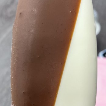 Baskin-Robbins - Tuxedo ice cream bar - Ice Cream & Frozen Yogurt Near Me - Burbank, California