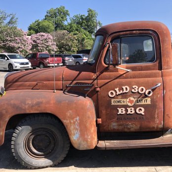 Old 300 BBQ - Love their truck! - Barbeque Near Me - Blanco, Texas Old 300 BBQ - Love their truck! - Barbeque Near Me - Blanco, Texas