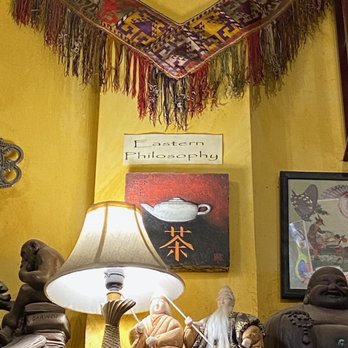 Armadillo's Pillow - Bookstores Near Me - Chicago, Illinois