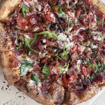 Mellow Mushroom Pigeon Forge Island - Pizza 14 in - Pizza Near Me - Pigeon Forge, Tennessee