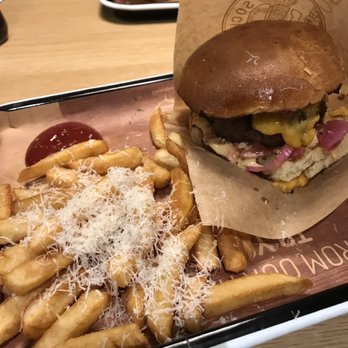 Social Burgerjoint - Bronx burger - Burgers Near Me - Helsinki Social Burgerjoint - Bronx burger - Burgers Near Me - Helsinki