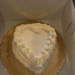 Albertsons - White heart cake