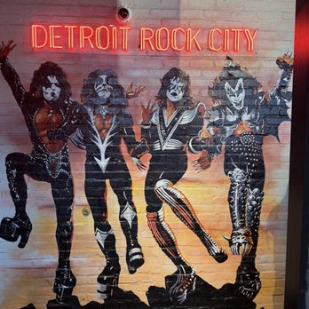 Rock and Brews - Interior - Wine Bars Near Me - Royal Oak, Michigan Rock and Brews - Interior - Wine Bars Near Me - Royal Oak, Michigan