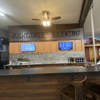 Remlinger Brewing - Order desk for beer and other drinks - Brewpubs Near Me - Carnation, Washington