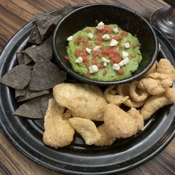 Cartas A Frida - Viva la vida - Guacamole w/goat cheese, pork rinds, and tortilla chips