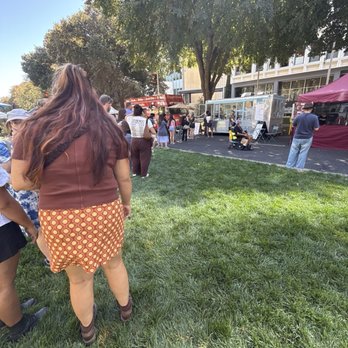 Strawberries Fabulous - The 25 minute line - Food Trucks Near Me - Sacramento, California Strawberries Fabulous - The 25 minute line - Food Trucks Near Me - Sacramento, California