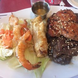 Chez Lien Restaurant - Brochette crevettes Bœuf Poulet Salade