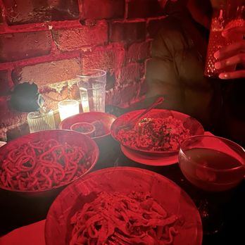 Donna’s - Late night happy hour pasta, black pepper fettuccine, daviola, and the mafaldine pasta - Bars Near Me - Seattle, Washington Donna’s - Late night happy hour pasta, black pepper fettuccine, daviola, and the mafaldine pasta - Bars Near Me - Seattle, Washington