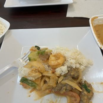 Zimo Bakery & Cafe - Thai Red Curry Rice Bowl - Bakeries Near Me - Tampa, Florida Zimo Bakery & Cafe - Thai Red Curry Rice Bowl - Bakeries Near Me - Tampa, Florida