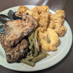 Mariscos Lozano's Cafe - Friday night Vegas buffet