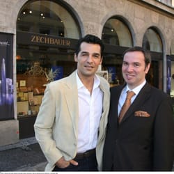Max Zechbauer - Schauspieler Erol Sander mit Zechbauer Geschäftsleiter Mirko Pettene
