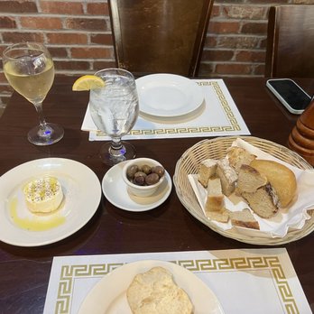 PortuCale Restaurant & Bar - Bread and cheese - Portuguese Near Me - Newark, New Jersey PortuCale Restaurant & Bar - Bread and cheese - Portuguese Near Me - Newark, New Jersey