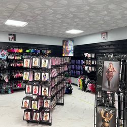 Le Rouge Boutique - Lingerie, Shoes, Hosiery for all Shapes and Sizes