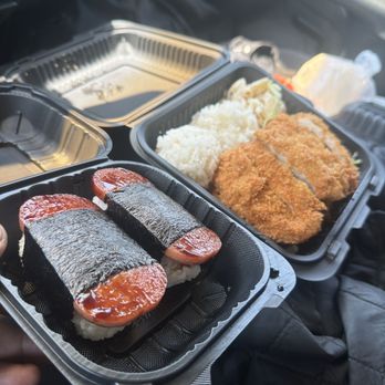 Vinz Hawaiian Bbq - Chicken Combo Plate and Spam Musubi - Hawaiian Near Me - Visalia, California Vinz Hawaiian Bbq - Chicken Combo Plate and Spam Musubi - Hawaiian Near Me - Visalia, California